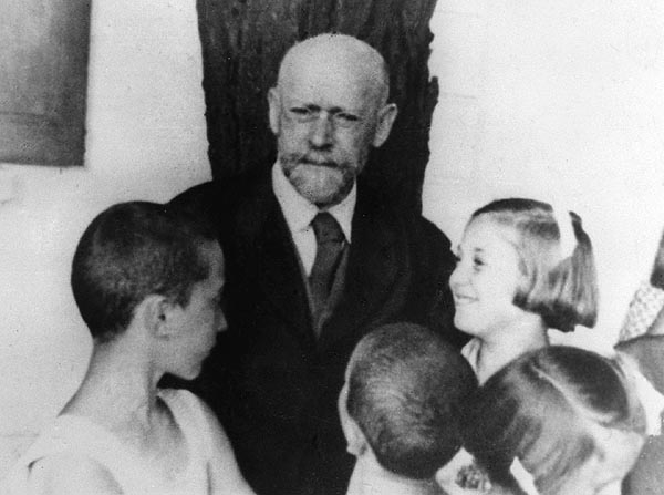 Janusz Korczak - úcta k dětské duši | přednáška Veroniky Poláčkové - 1