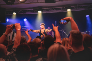 Junior - open - air - 42 - obr - side1