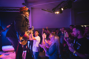 Junior - open - air - 42 - obr - side2