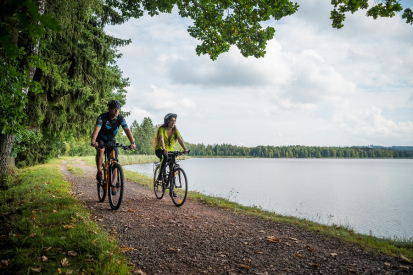 Brdy na kole za rosnatkou i rakem kamenáčem - 3 tipy na cyklovýlety pro rodiny i milovníky adrenalinu