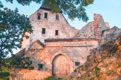 Hrady pro českého a římského krále. Točník a Žebrák jsou historické klenoty podbrdského kraje