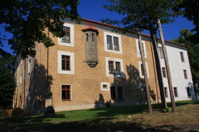 Galerie Františka Drtikola Příbram - umístěna v 1. a 2. patře Zámečku - Ernestina, v historickém centru Příbrami. Zabývá se pořádáním uměleckých výstav, prezentací, přednášek a koncertů. (Foto Mgr. Jaroslav Hodrment ©)