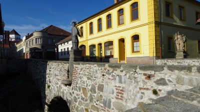 Kamenný most se sochami