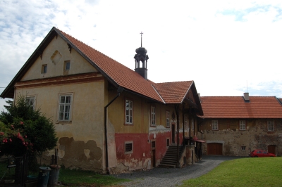 Křižovnický dvůr v Novém Kníně