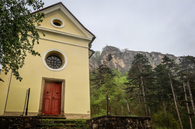 Z Blatné do Prahy: Vintířova stezka spojuje jihočeské „město růží“ a nejstarší mužský klášter u nás